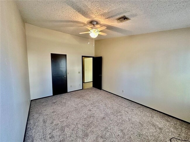Building Photo - 310 N 34th St