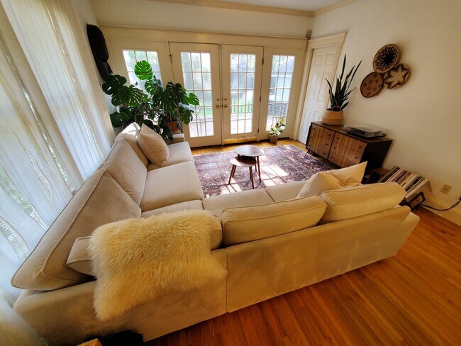 Living Room - 411 N Monroe St