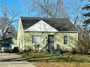 Building Photo - 5413 Dupont St