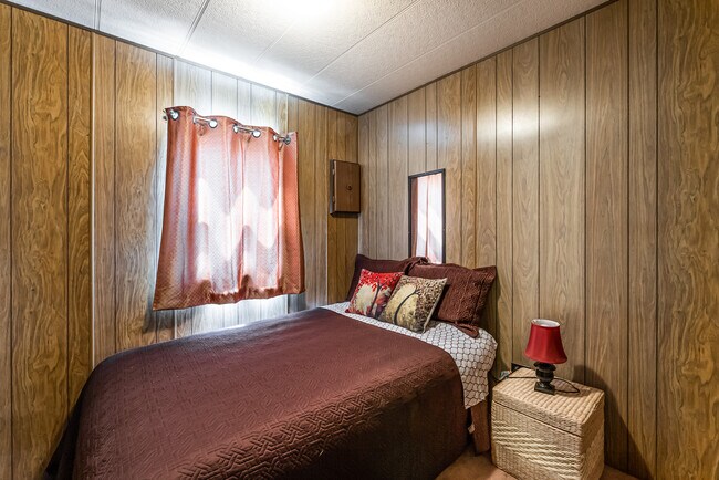 Building Photo - 503 2nd Ave W