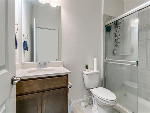 Building Photo - 3137 Lakespring Vis