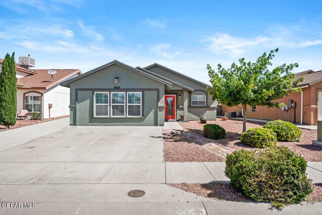 Primary Photo - 14041 Sandy Rock Dr