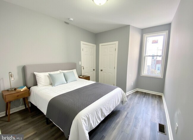 Building Photo - 2134 E Birch St