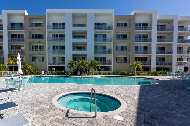 Building Photo - 1709 N Tamiami Trl
