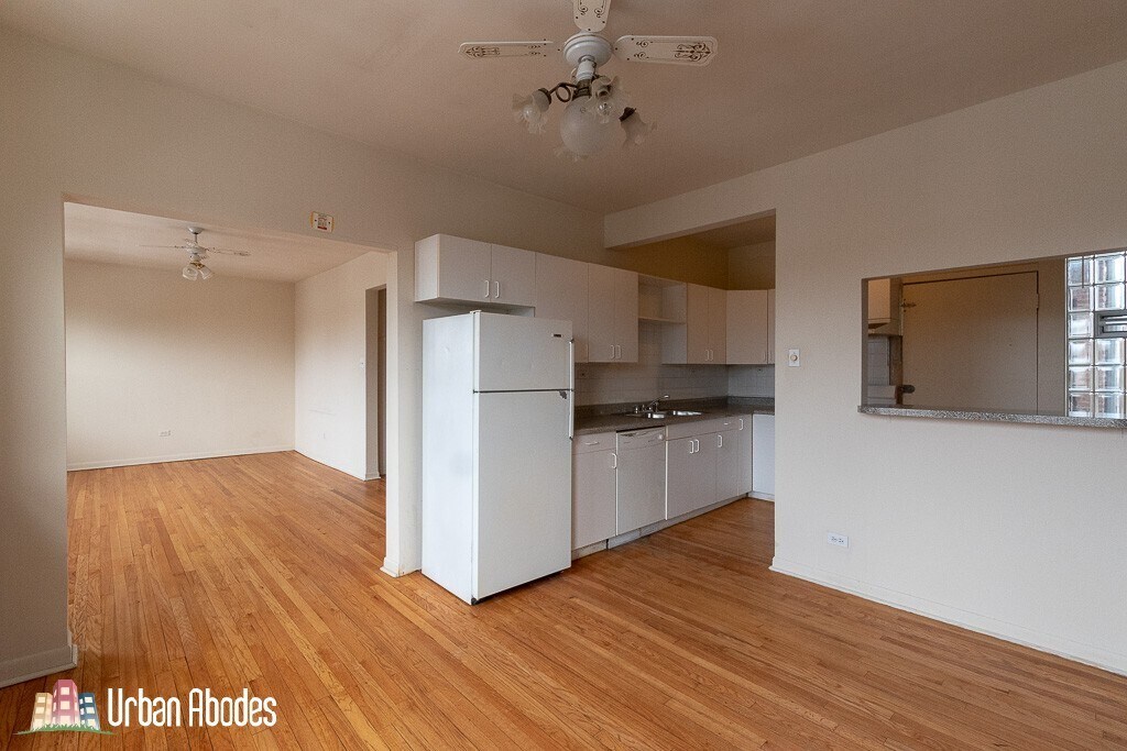 Building Photo - 4224 N Paulina St