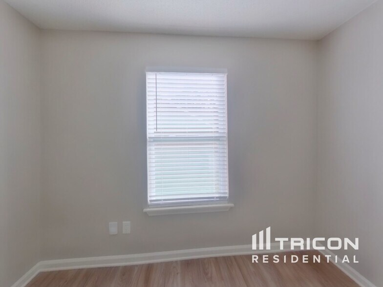 Building Photo - 1707 Gordon Walters Dr