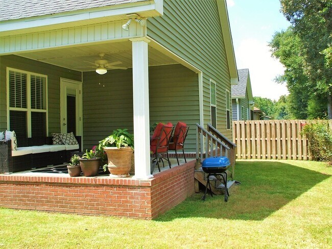 Building Photo - 202 Gwinnett Pl