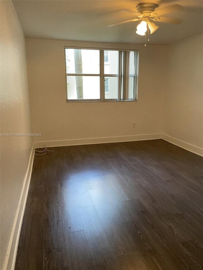 Building Photo - 8225 Lake Dr