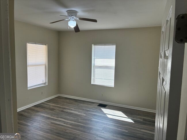 Building Photo - 1097 Fortress Ave SW