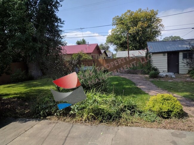 Building Photo - 3 Bedroom/1 bath House
