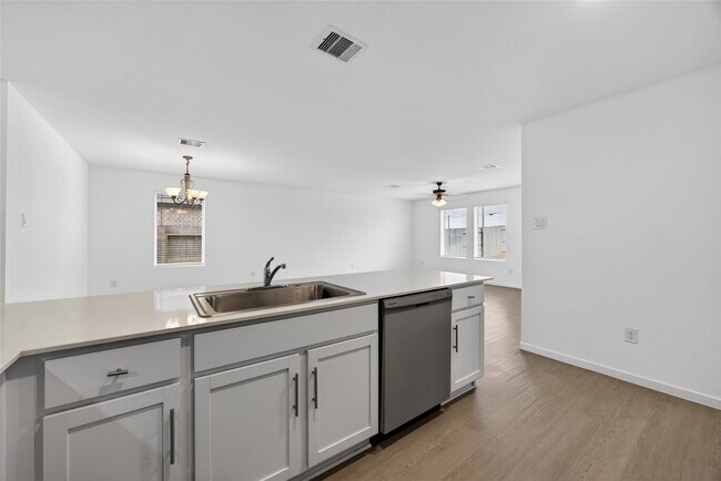 Building Photo - 6523 Water Oak Grn Ln