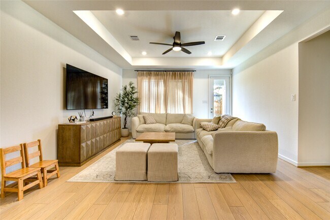 Building Photo - 9727 Arrigoni Creek Dr