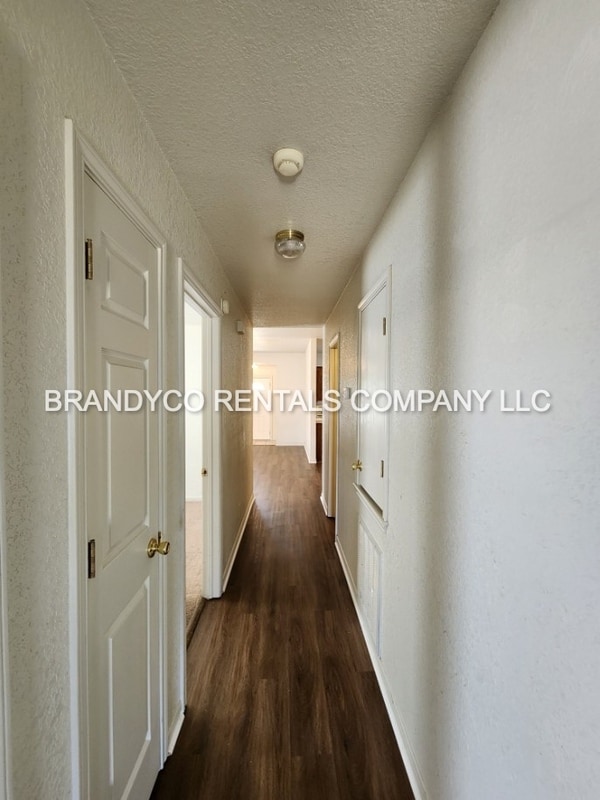 Building Photo - 4600 Acorn Creek Trail