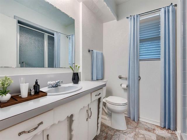 Building Photo - 2936 Woodmere Dr