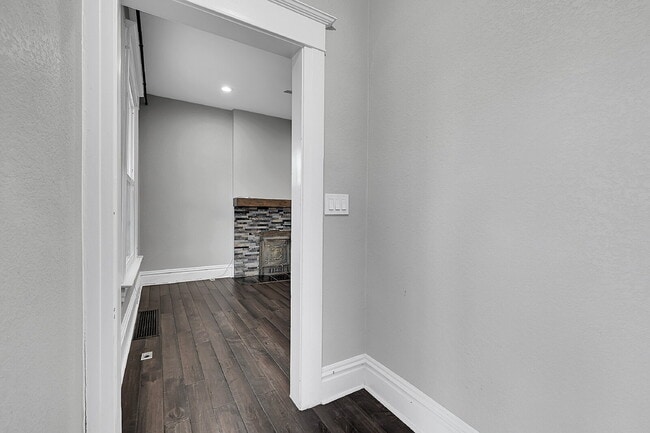 Building Photo - $3,140.95, $300 off the first month's rent, 4 Beds - 2 Bath, Single Family Home in Denver with Wa...