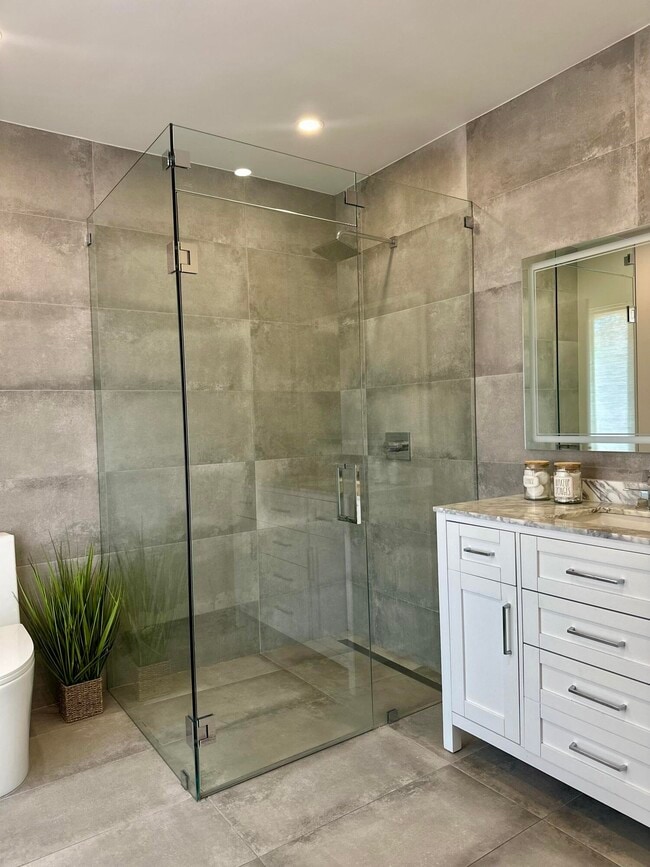 Building Photo - 22670 Vistawood Way