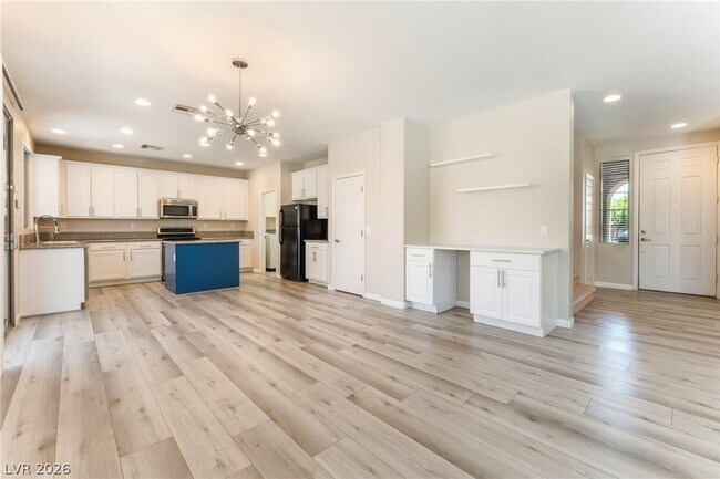 Building Photo - 9440 Highview Rock Ct