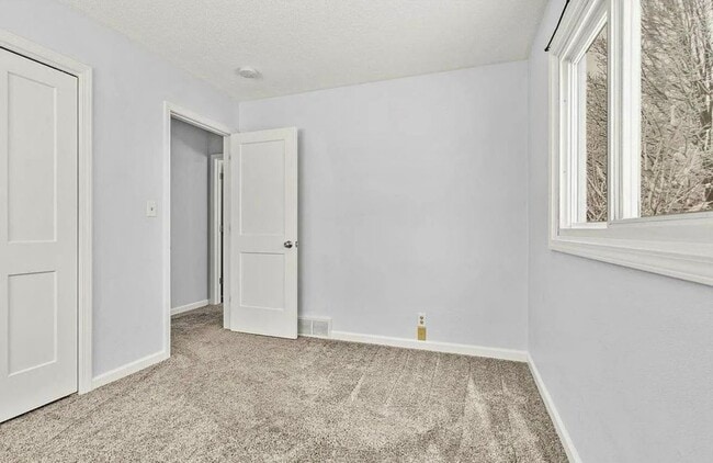 Building Photo - 1417 Starview Dr