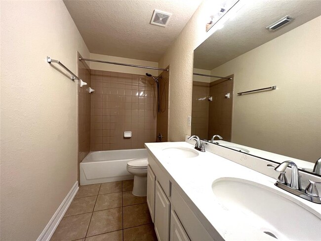 Building Photo - 5307 Riverstone Crossing Dr
