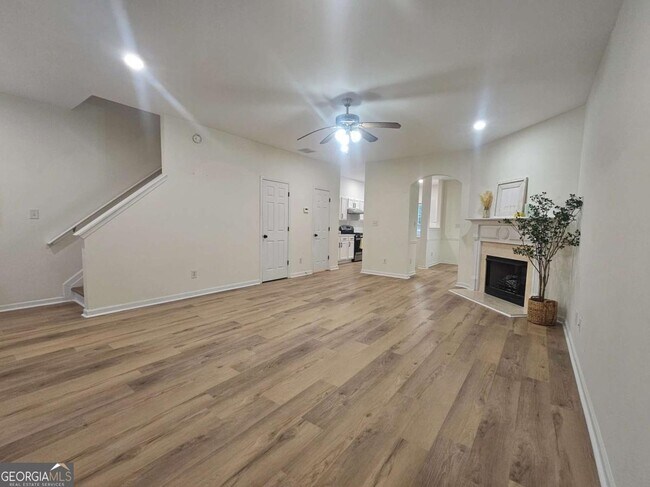 Building Photo - 619 Kenridge Way