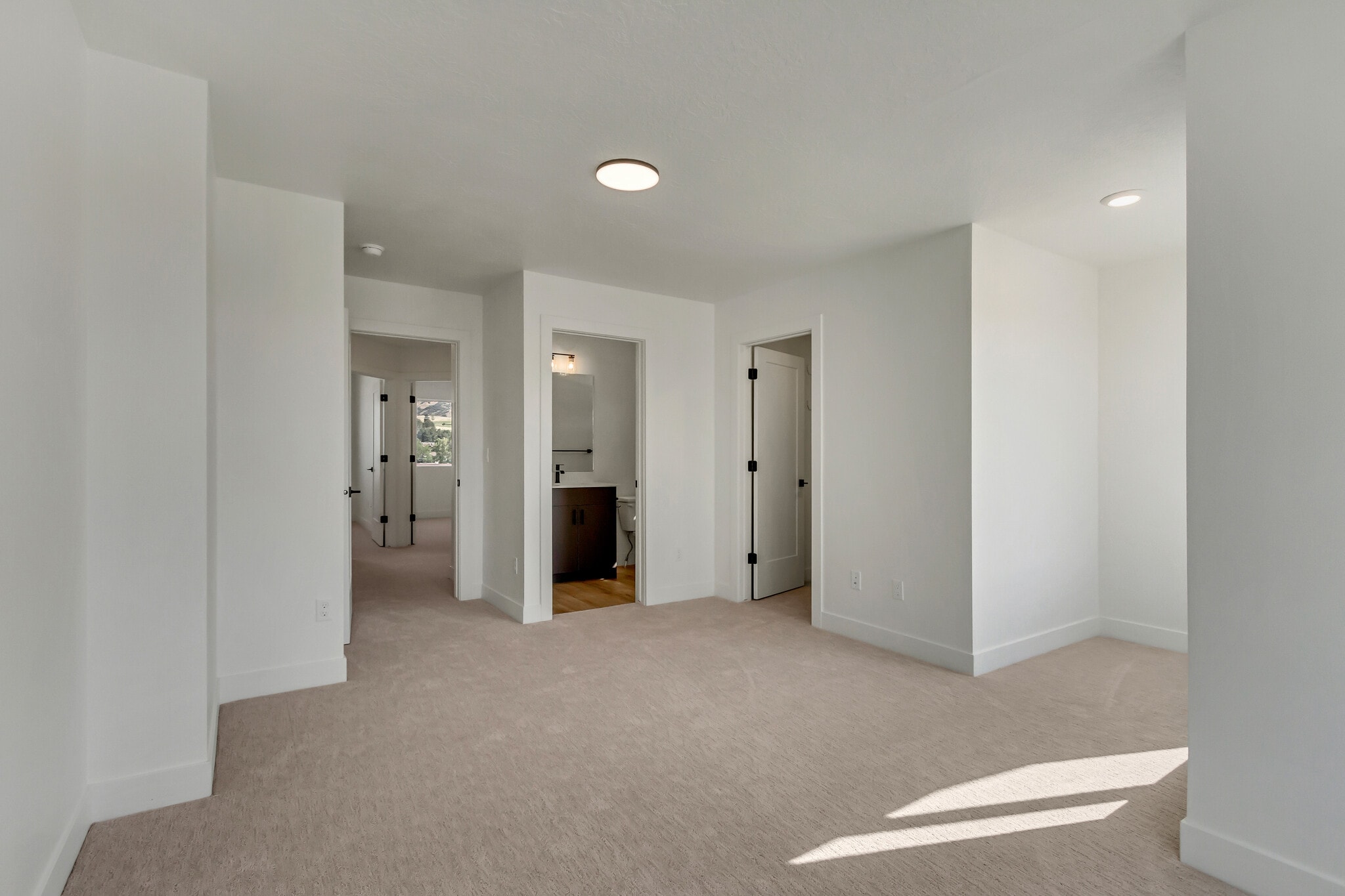 Building Photo - 5913 Wasatch Dr