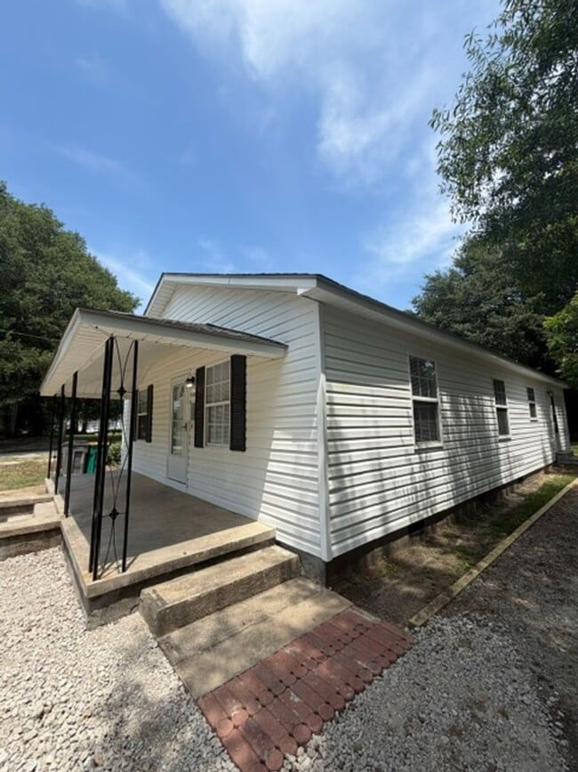 Building Photo - 536 Linwood Ave