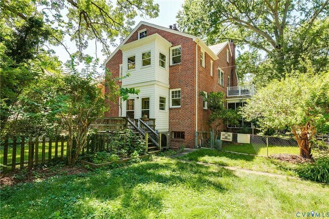 Building Photo - 1025 Taylor Ave