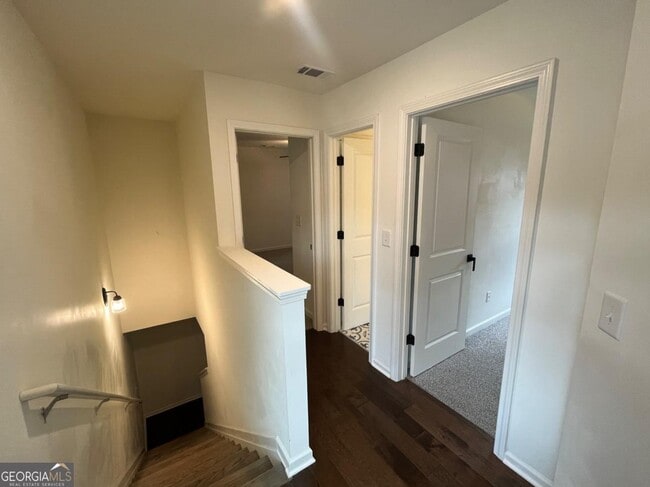 Building Photo - 1142 Coleman St SW