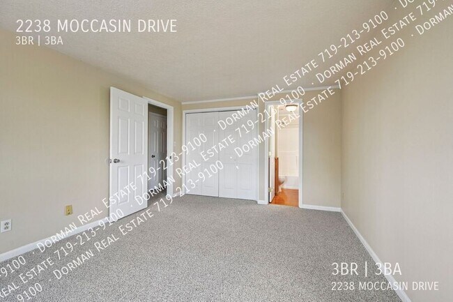 Building Photo - 2238 Moccassin Dr