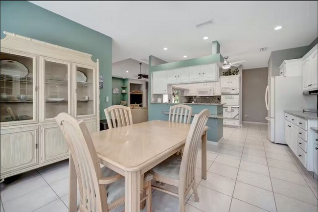 Building Photo - Beautiful Rental Home With Pool in Desirab...