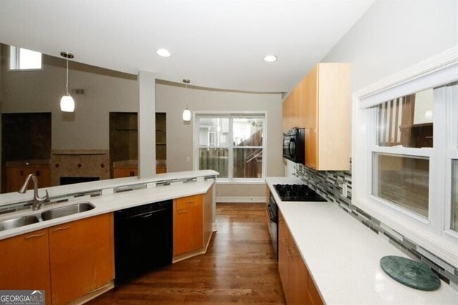 Building Photo - 1354 Brookhaven Village Cir NE