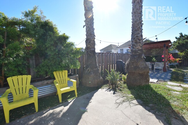 Building Photo - 4 Bedroom Victorian in West Oakland