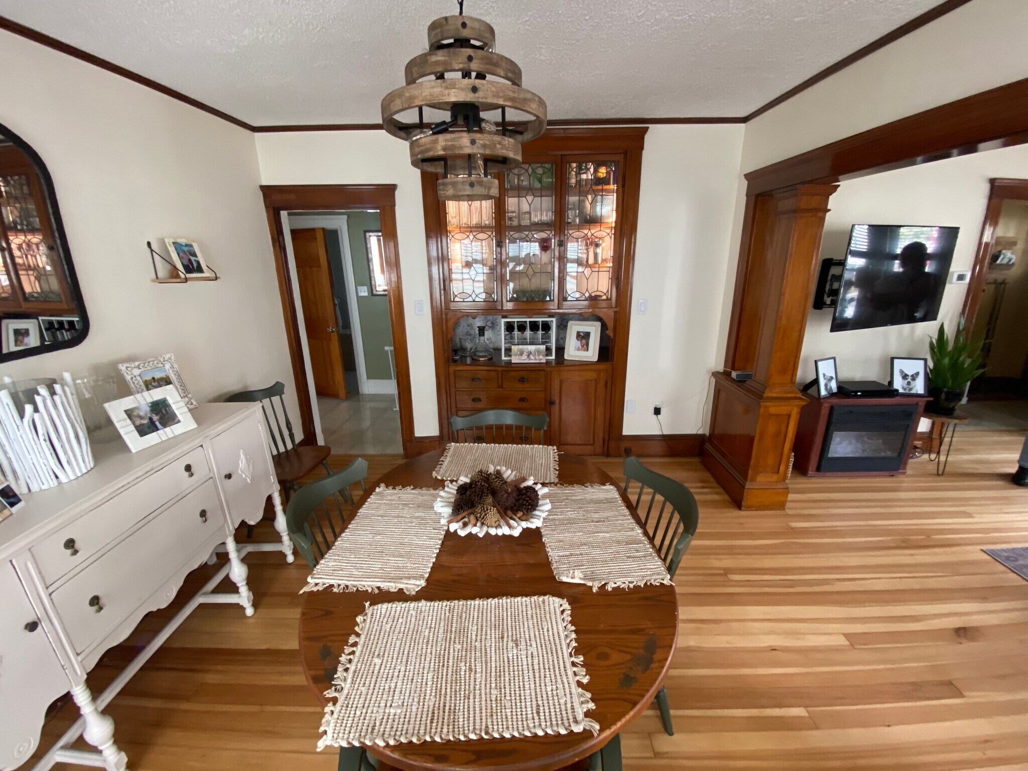 Building Photo - 23 Train St