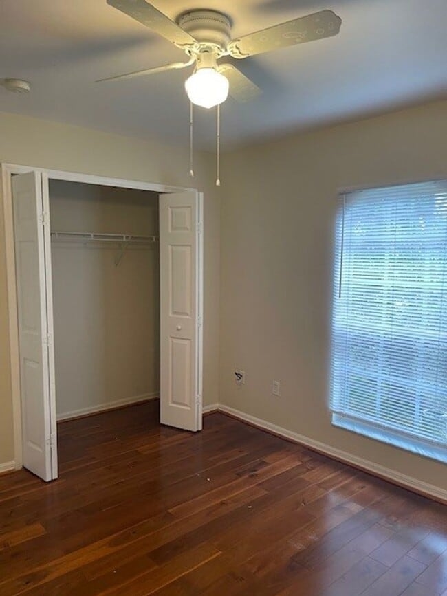 Building Photo - 910 SW 34th Terrace