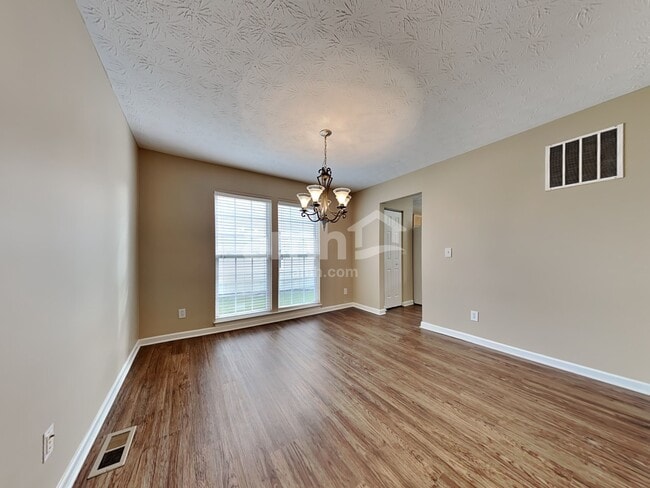 Building Photo - 233 Bannock Dr