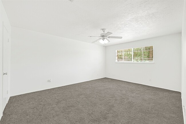 Building Photo - 1718 Foxwood Ct