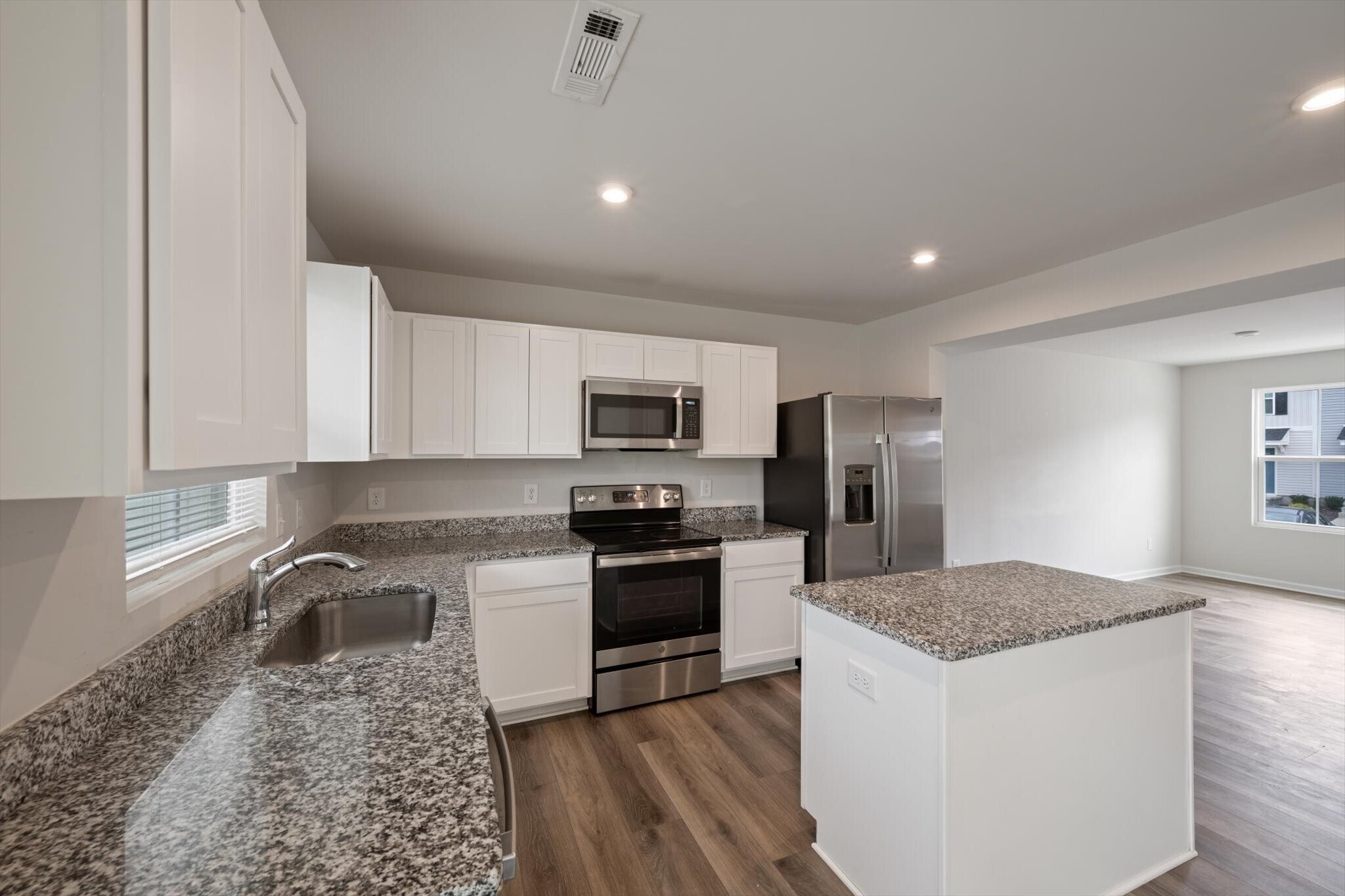 Building Photo - 1607 Mountain Ash Ln