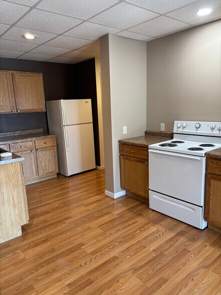 Kitchen - 211 E Franklin Street