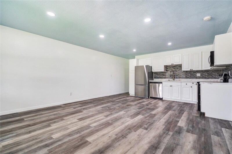 Building Photo - 612 5th St