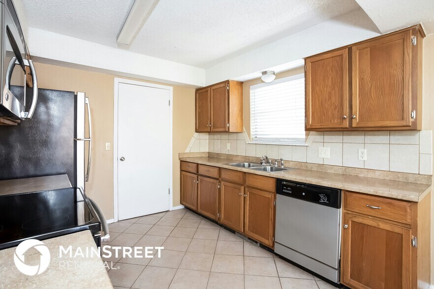 Building Photo - 10113 Southridge Terrace