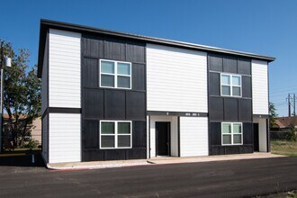Building Photo - 2 YEAR OLD DUPLEX NEAR ACU!