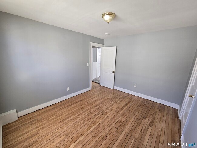 Building Photo - 263 Sheffield Ave