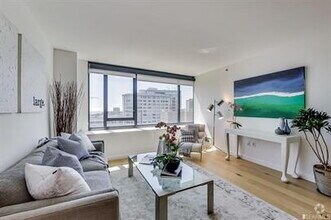 Building Photo - A beautiful  1 Bedroom 1 Bathroom at the B...