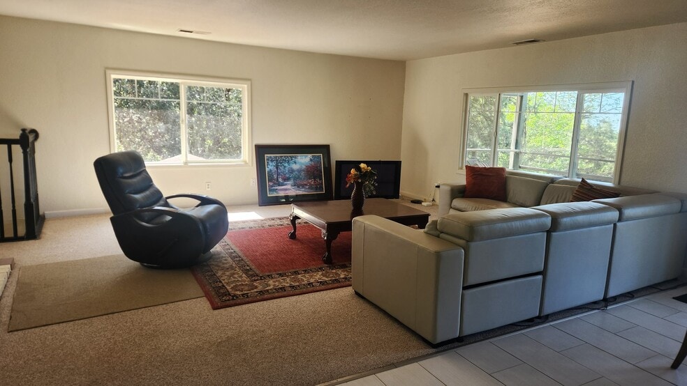 Building Photo - 17501 Tannery Ln