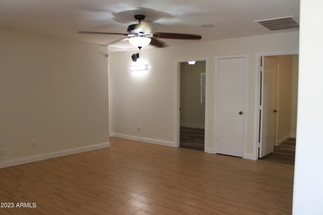 Building Photo - 1621 E Jacob St