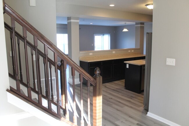 Building Photo - Spacious 5 Bedroom Home in Avon.