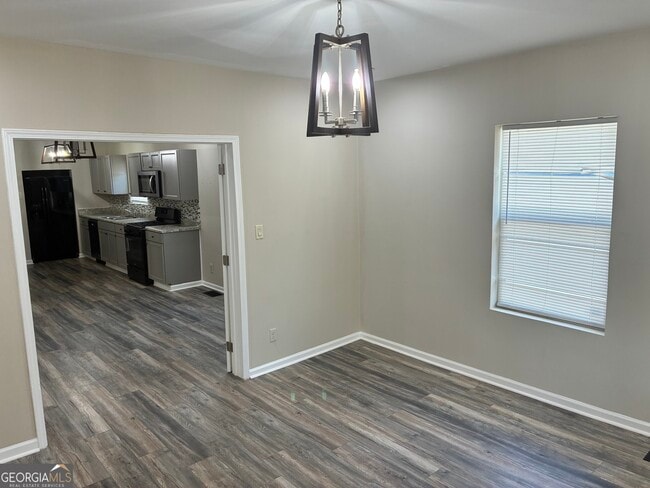 Building Photo - 1097 Fortress Ave SW