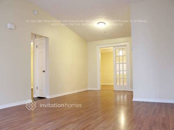 Building Photo - 8685 Brackenwood Dr