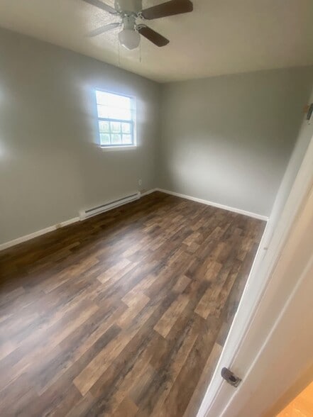 Building Photo - 177 S Cedar Acres