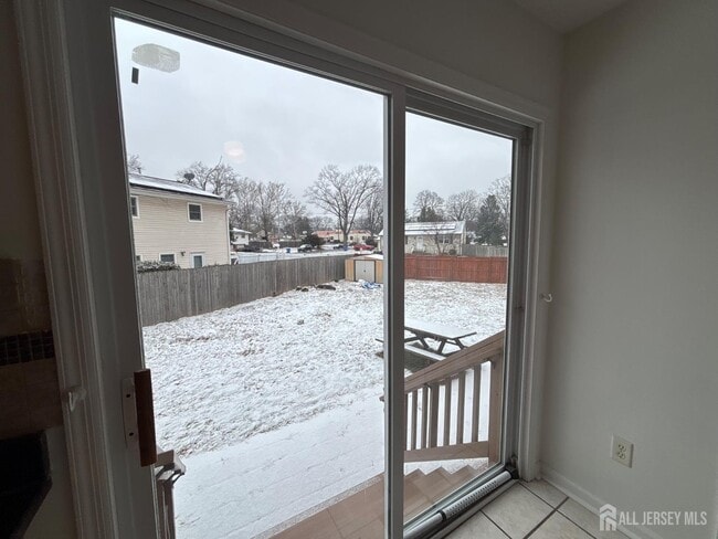 Building Photo - 921 Walnut St